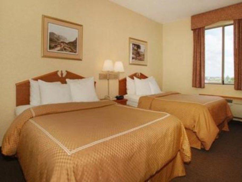Spark By Hilton Indianapolis Northeast Фишерс Номер фото
